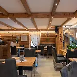 Penzion L'abri Des Amis Courmayeur