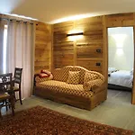 Penzion L'abri Des Amis 4*