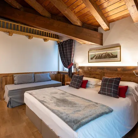 L'abri Des Amis Gasthof Courmayeur