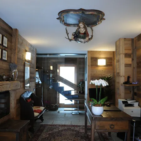 L'abri Des Amis Gasthof Courmayeur