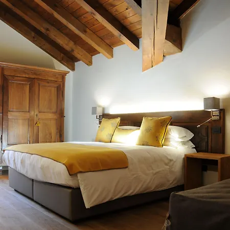 L'abri Des Amis Guest house