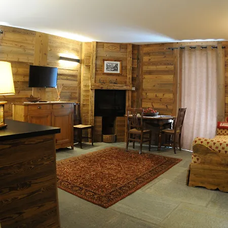 L'abri Des Amis Guest house
